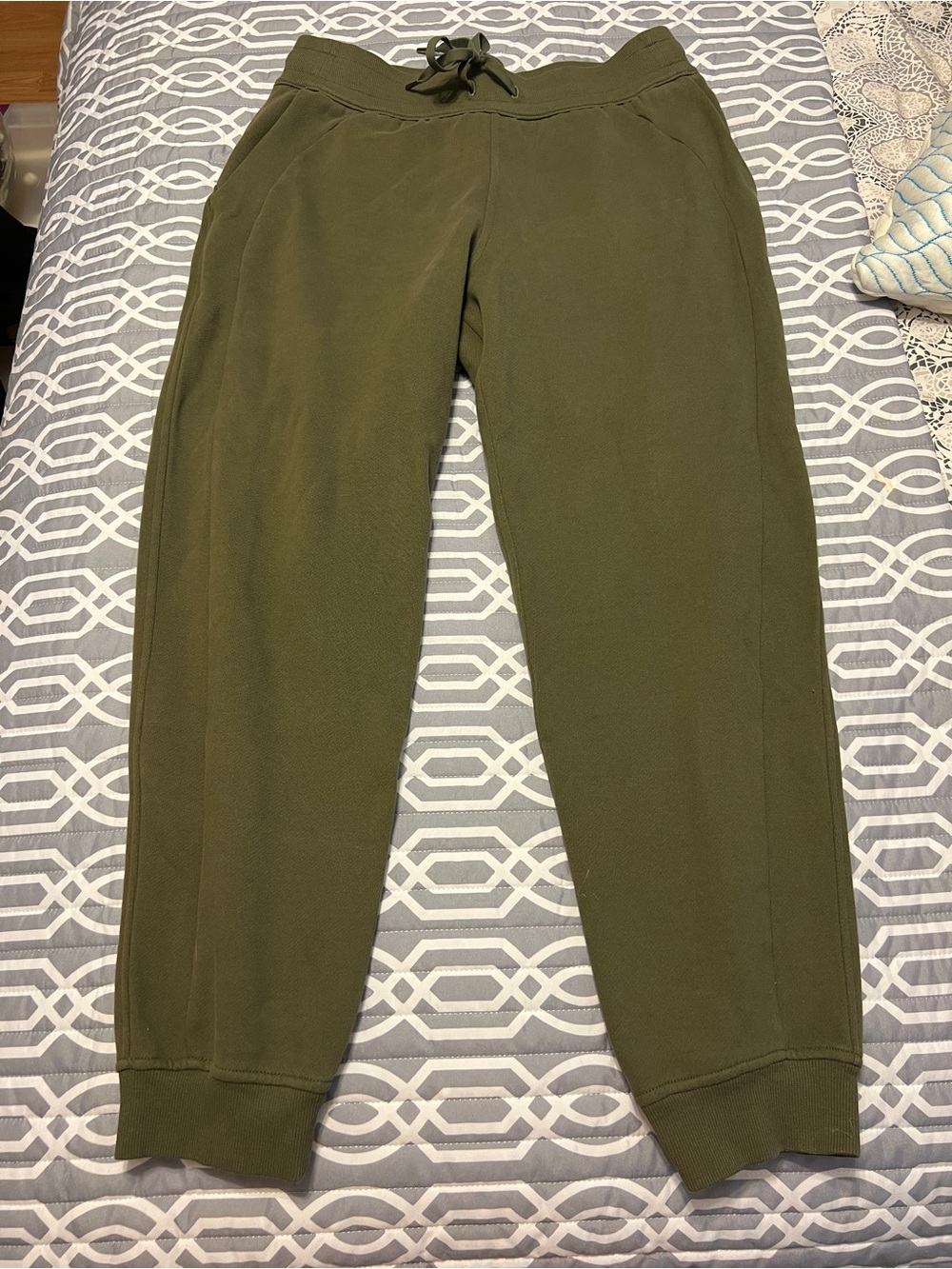 Lululemon Scuba Joggers 28 inch inseam